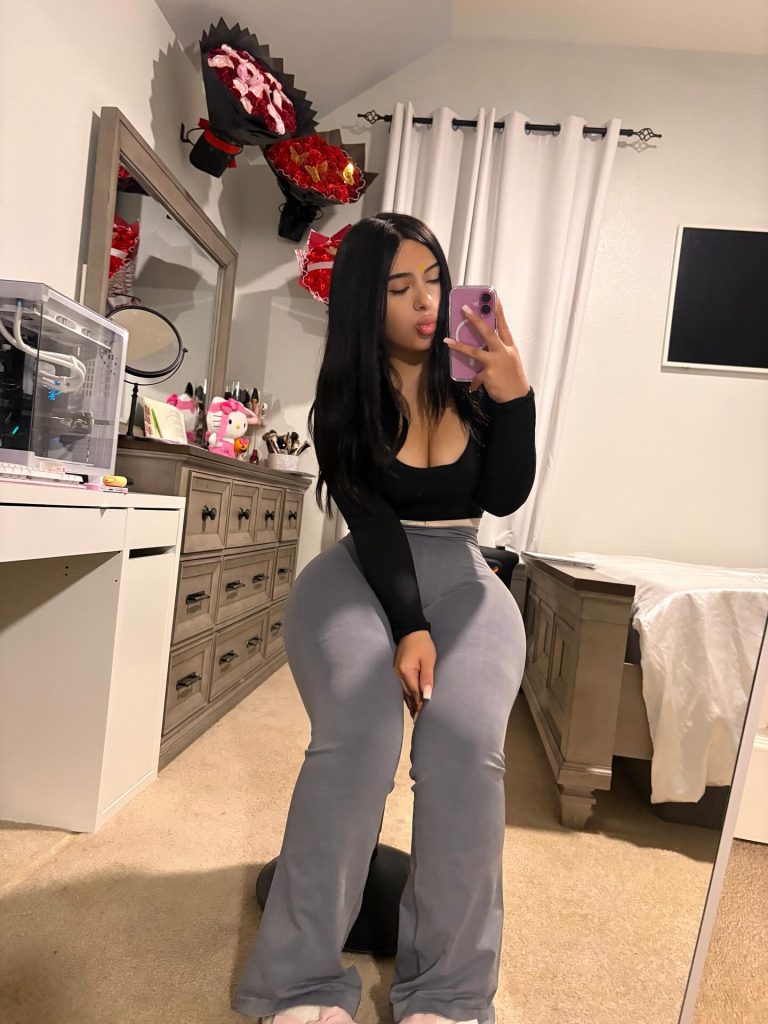 TopFapGirls.net provides exclusive FAP-uncensored OnlyFans Leaked pics for free. | Lafamosaserena tuamo363 OnlyFans Leaks Pics 019