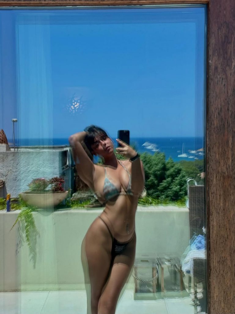 TopFapGirls.net provides exclusive FAP-uncensored OnlyFans Leaked pics for free. | Iris Mulas Nude iris mulas Leaked OnlyFans Leaks Pics 54