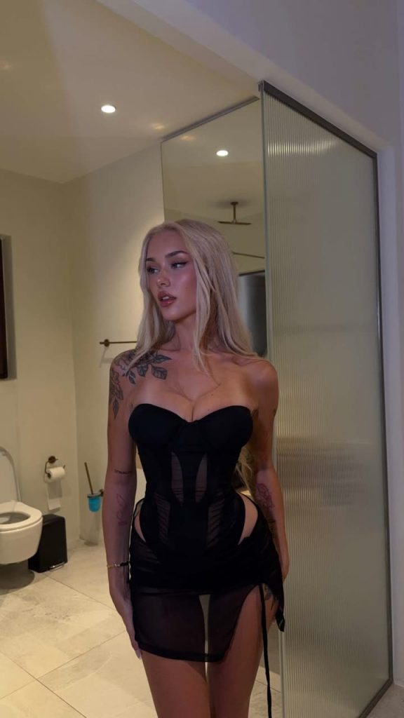TopFapGirls.net provides exclusive FAP-uncensored OnlyFans Leaked pics for free. | Gwendolynceline Leaked Gwendolynceline Nude OnlyFans Leaks Pics 36