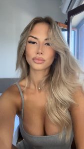 Aliceinwonderland Nude aliceemarzi Leaked OnlyFans Leaks