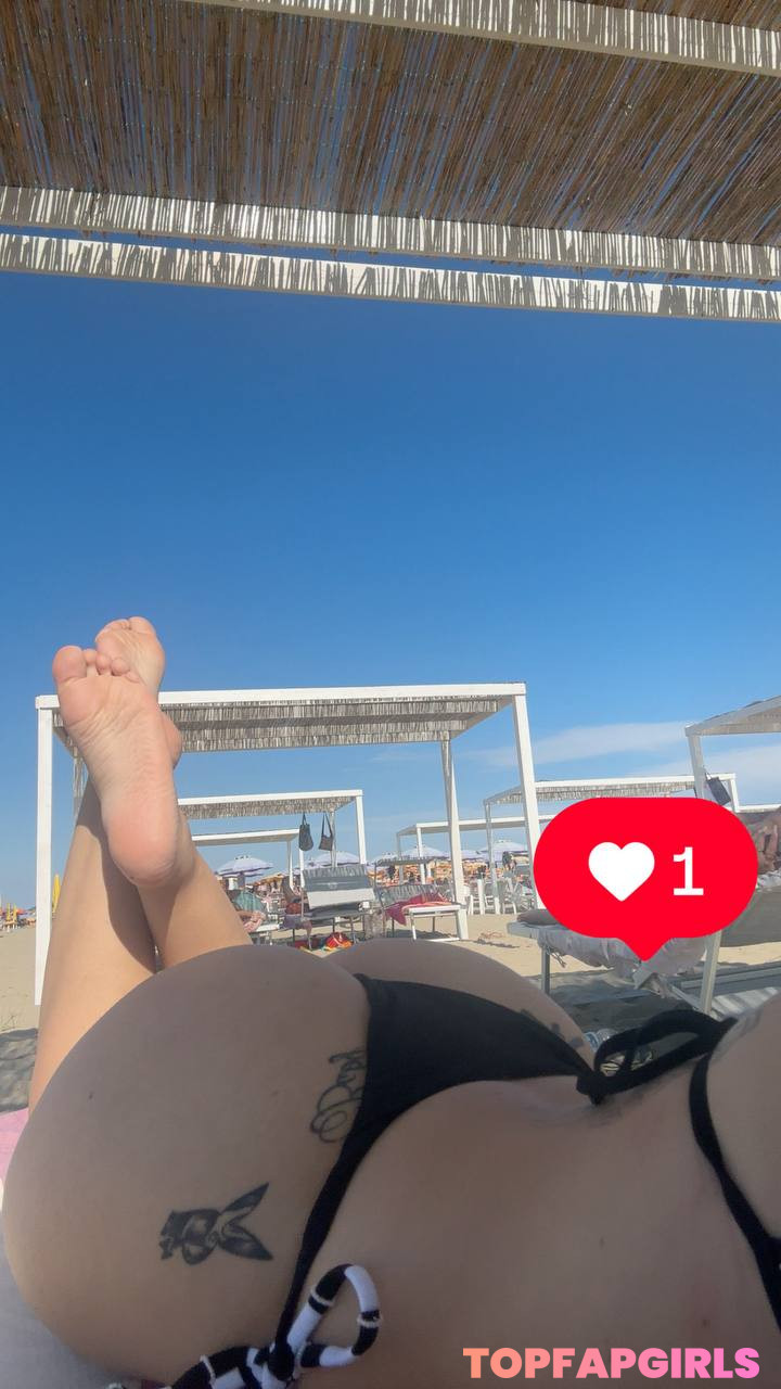 Desireesanchini TopFapGirls desiree_sanchini Nude Desiree Sanchini Leaked suordeasy OnlyFans Leaks Pics #2