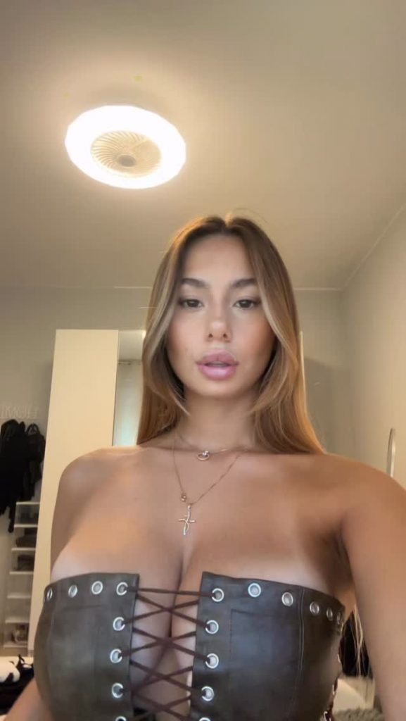 Melaniafogliaro TopFapGirls melaniafogliaroo Leaked OnlyFans Leaks Pics #204