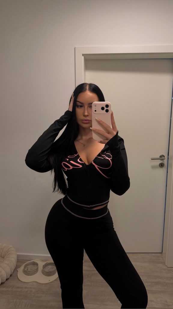 TopFapGirls.net provides exclusive FAP-uncensored OnlyFans Leaked pics for free. | Saxah.ar TopFapGirls Sarah Marie Nude OnlyFans Leaks Pics 33