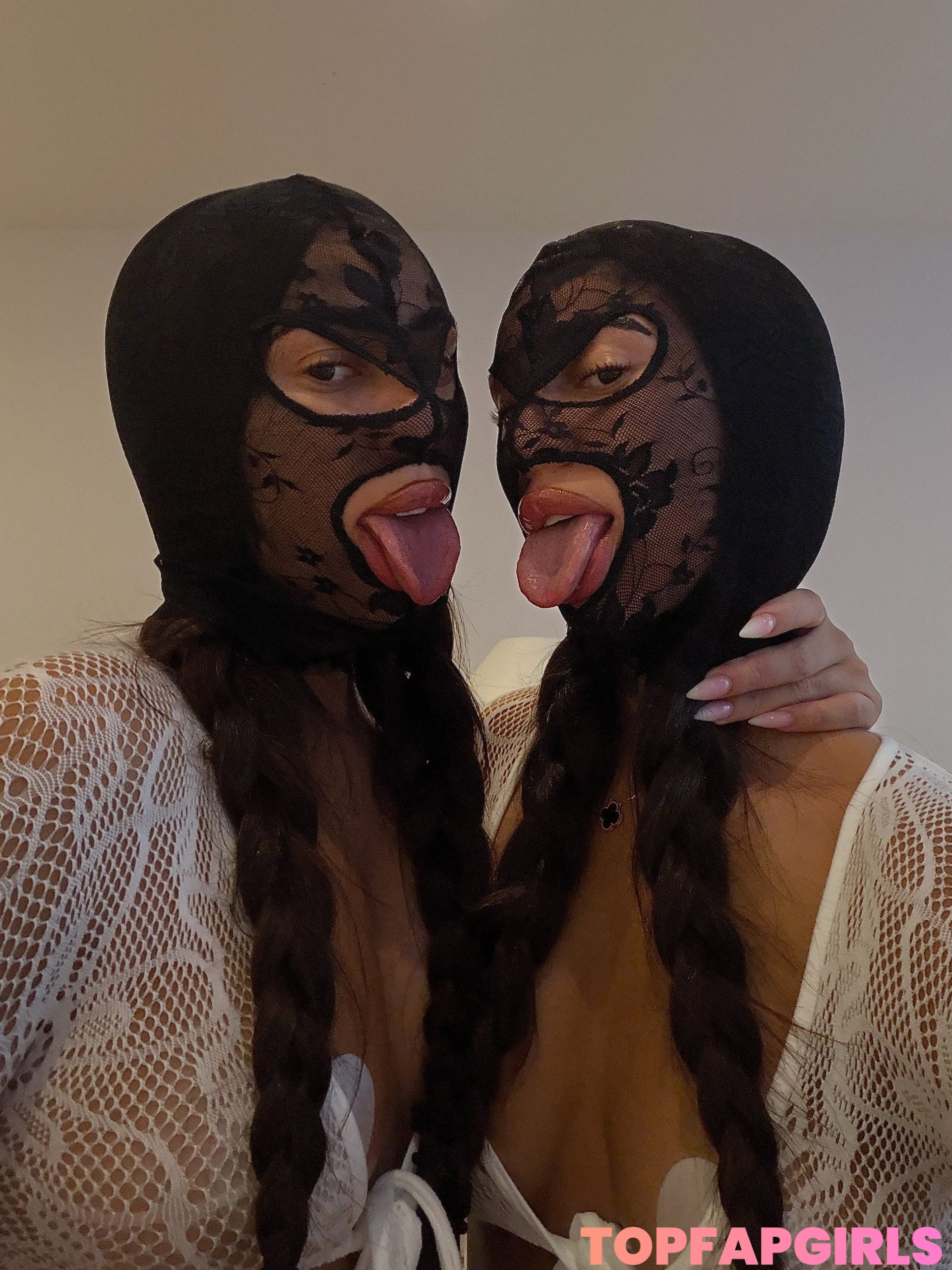 Yourtwinss TopFapGirls Yourtwinnies Nude Theneltwins Nude Shanae and Renae Nel Leak Shanae_24 renaenel — 2